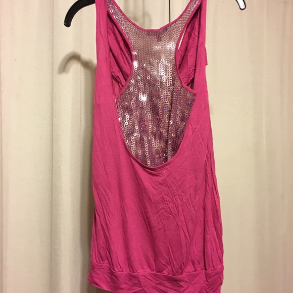 🆕 Express Top - Picture 1 of 7